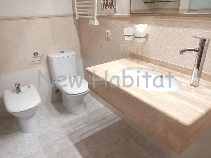 Foto d69c0207-a679-40c8-a967-2456271d8782. Casa adossada amb aparcament a Plaza Illes Columbretes Castellón de la Plana