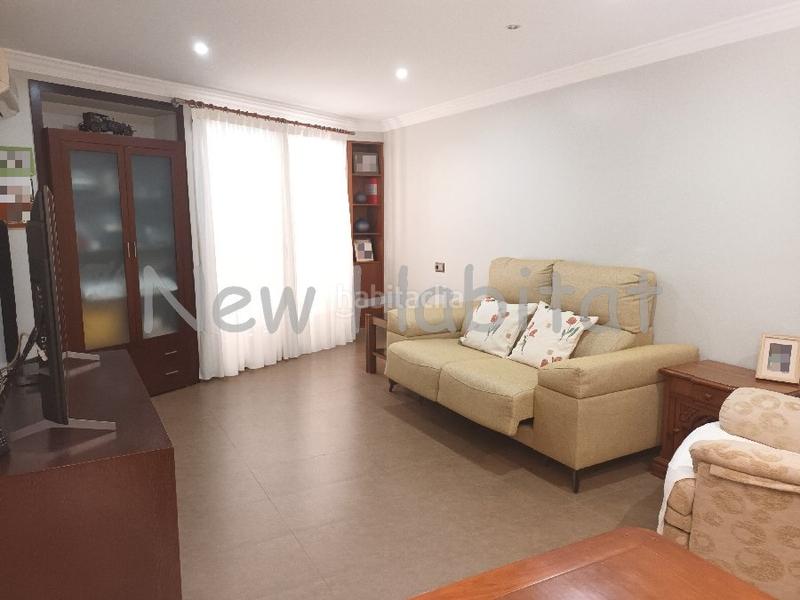 Foto f2ea976f-7ddb-4a01-ba06-bc1f42756460. Casa adossada amb aparcament a Plaza Illes Columbretes Castellón de la Plana