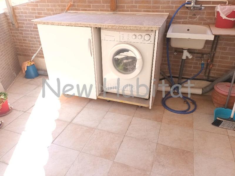 Foto 04f40c0b-e90c-4abc-9620-d828db0ba3cc. Maison jumelée avec parking dans Plaza Illes Columbretes Castellón de la Plana