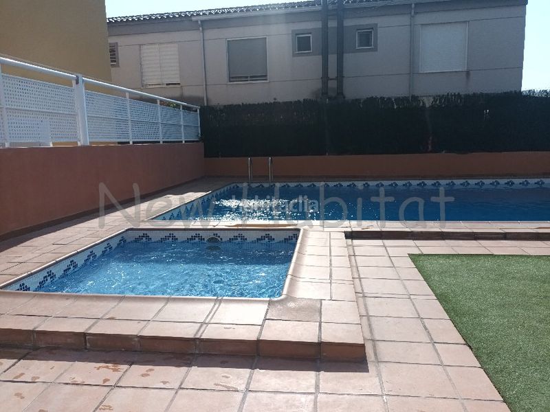 Foto 47accef0-3406-4a83-ae17-79516aef56f5. Casa aparellada amb xemeneia calefacció aparcament piscina a Almazora / Almassora
