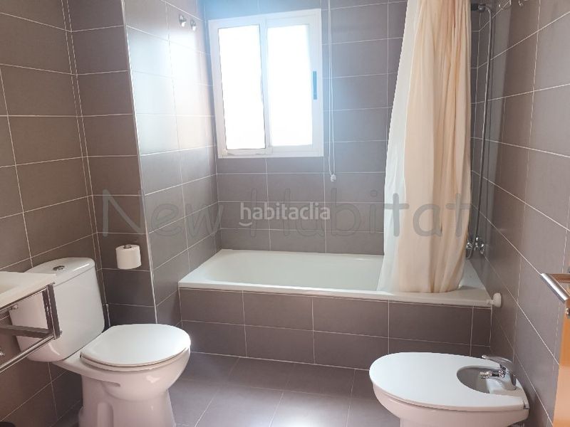 Foto a7a607cd-bfae-47f3-b921-07bba48fe33d. Doppelhaus mit kamin heizung parking pool in Playa-Ben Afeli Almazora / Almassora