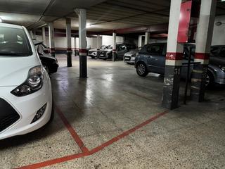 Aparcament cotxe  Carrer de rius i taulet. Parking a la venta