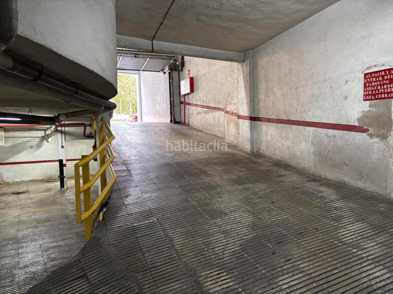 Foto 0e21bce1-06df-4b90-9f1e-5180f6ea3104. Parking voiture dans carrer del mariscal cabanes 54 dans Badalona