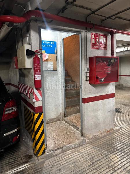 Foto 108096e8-a3a7-49e6-9fc0-472fced294ad. Parking voiture dans carrer del mariscal cabanes 54 dans Badalona