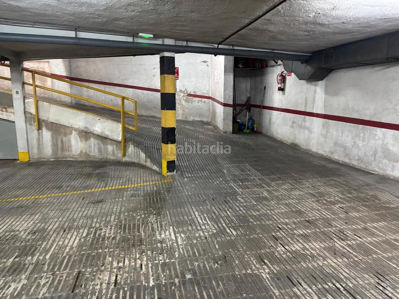 Foto 2ae15925-a51d-4d54-a8bd-f0666bcc7a92. Parking voiture dans carrer del mariscal cabanes 54 dans Badalona