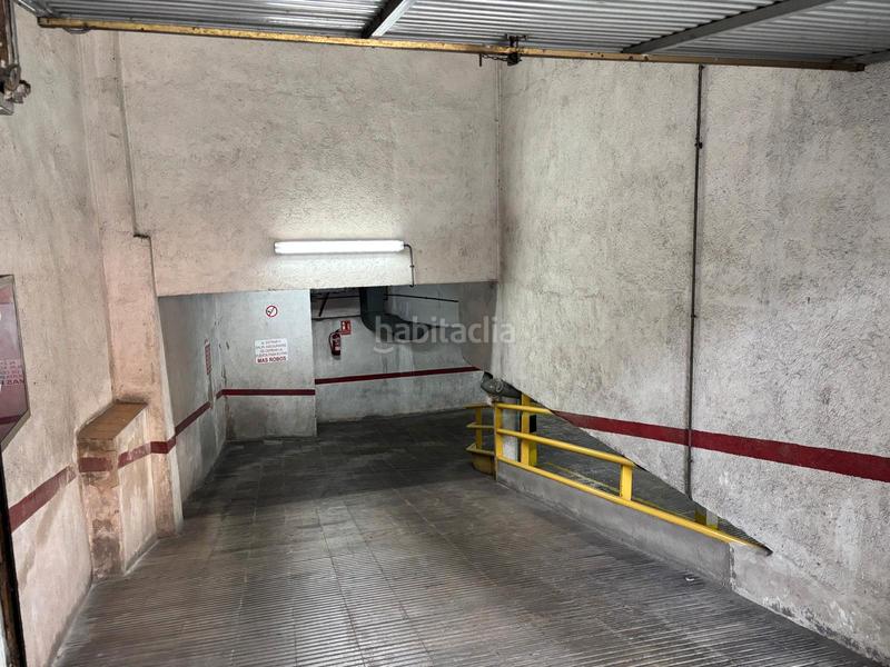 Foto 6564c79e-87dc-4306-81f8-8a63026c7faf. Parking voiture dans carrer del mariscal cabanes 54 dans Badalona