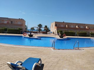 Appartement  Passatge de salvador allende. ¡vive en primera línea de mar! piso en les salines con terraza y