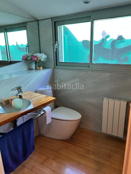 Foto 59cb2199-1b3b-469e-9654-fe83d4641211. Casa adossada amb calefacció aparcament a Centre Badalona