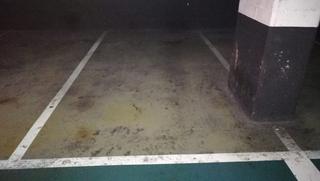 Aparcament cotxe a La Gavarra. Plaza grande  de parking en venta en cornella de llobregat