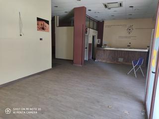 Business premise in Riera. Local comercial en venta en cornella de llobregat