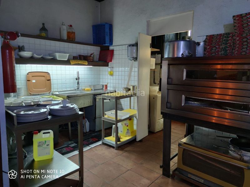 Foto a70fc239-f84d-4517-b97f-2b94432ce902. Trapasso locale commerciale in Centre Cornellà de Llobregat