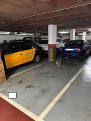 Aparcament cotxe a La Gavarra. Plaza de parking en venta en barrio gavarra en cornella de llobr