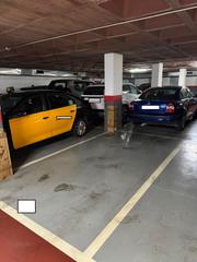 Aparcament cotxe a La Gavarra. Plaza de parking en venta en barrio gavarra en cornella de llobr