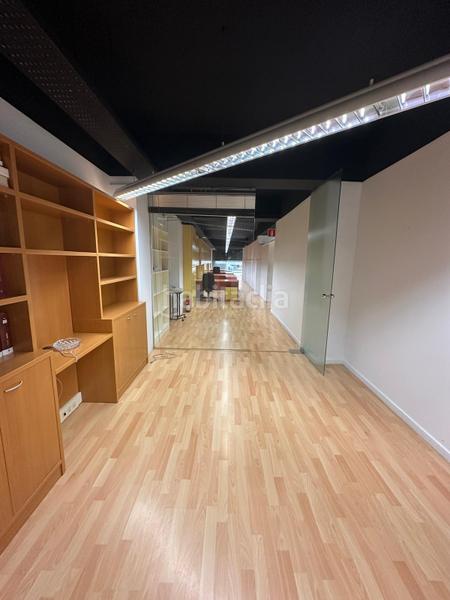 Foto af301be1-2597-4e94-aab9-2b373f8fd875. Affitto locale commerciale in Centre Esplugues de Llobregat