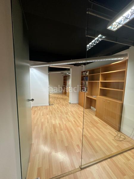 Foto 505a0ad2-6d52-46f3-a645-a8be0ade1617. Location local commercial dans Centre Esplugues de Llobregat