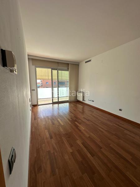 Foto 39e610b3-4e52-4681-9a82-f609bdc3431a. Dachwohnung mit heizung parking in El Pedró Cornellà de Llobregat