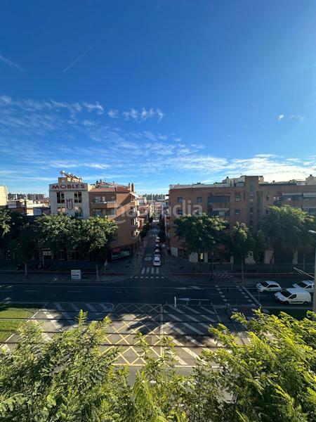 Foto 99b6f69a-24f4-4ed7-b02a-95f30ef807e0. Dachwohnung mit heizung parking in El Pedró Cornellà de Llobregat