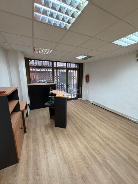 Foto 004716ac-3d7b-4f20-8267-46307e6a324d. Local comercial a Centre Esplugues de Llobregat