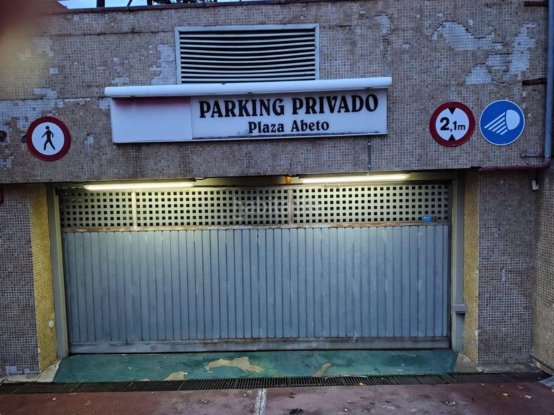 Foto 368938fc-918e-49d2-a8c5-72f7e89168bd. Aparcament cotxe a Sant Ildefons Cornellà de Llobregat