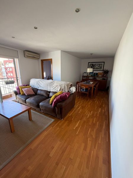 Foto 4fd43caa-8288-431a-9881-53527a1f61ea. Pis amb calefacció a La Gavarra Cornellà de Llobregat