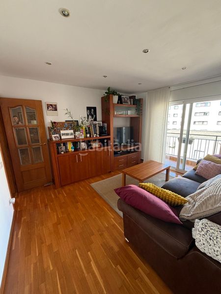 Foto f6c3d6c8-b302-46f2-9747-5c8c1250d1bb. Pis amb calefacció a La Gavarra Cornellà de Llobregat