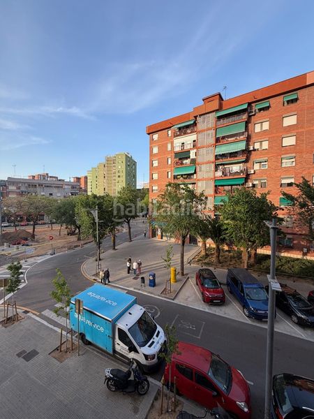 Foto f49b2dbb-e4a2-4895-a977-bd75366ae696. Pis amb calefacció a La Gavarra Cornellà de Llobregat