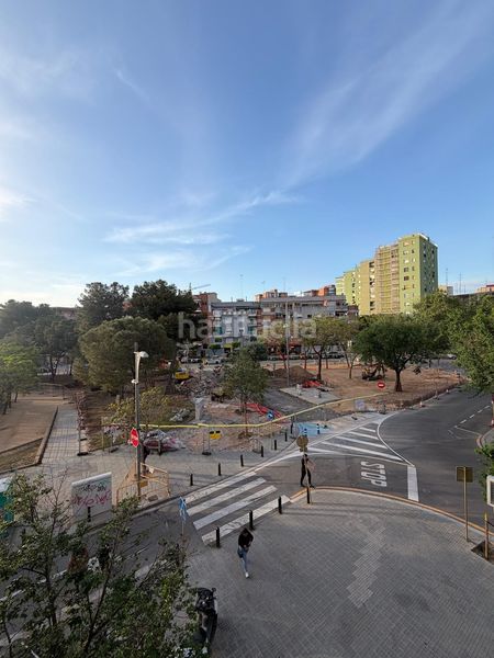 Foto fbf66a3f-95f4-466c-8023-9994357ab0ba. Pis amb calefacció a La Gavarra Cornellà de Llobregat