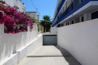 Aparcament cotxe en Calle lucena 20. Plaza de garaje
