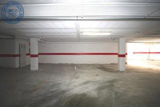 Aparcament cotxe a Calle lucena 20. Plaza de garaje