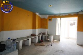 Local Comercial en Avenida del faro 87. 1820local comercial en edificio nortespa iizona playa de la conc