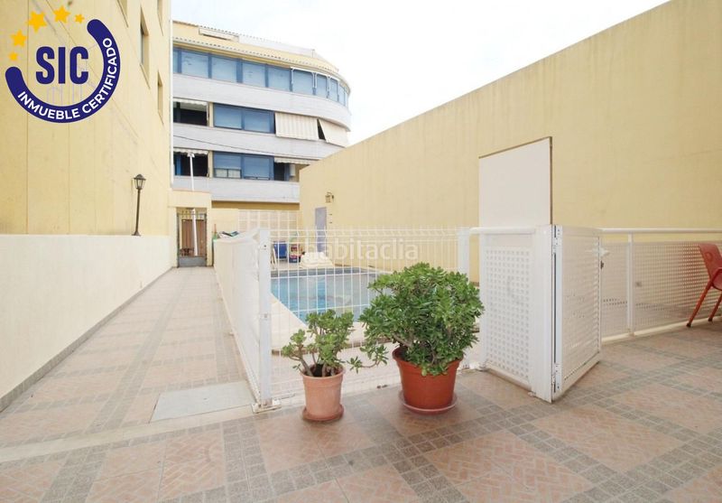 Foto 21fc90b3-e839-4a54-8d06-c78af5ad6aa9. Pis amb piscina a Centro Oropesa del Mar