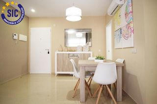 Piccolo appartamento  Calle amplaries. 1841apartamento en 7ª planta2 dormitorios, 2 baños, garaje y ter