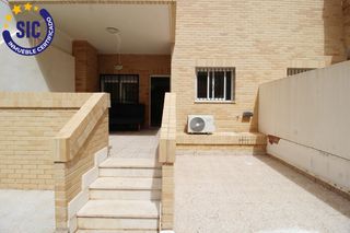 Piso en Avenida central 46. 1865bajo con 2 terrazas, parking y trastero en costa azahar iima