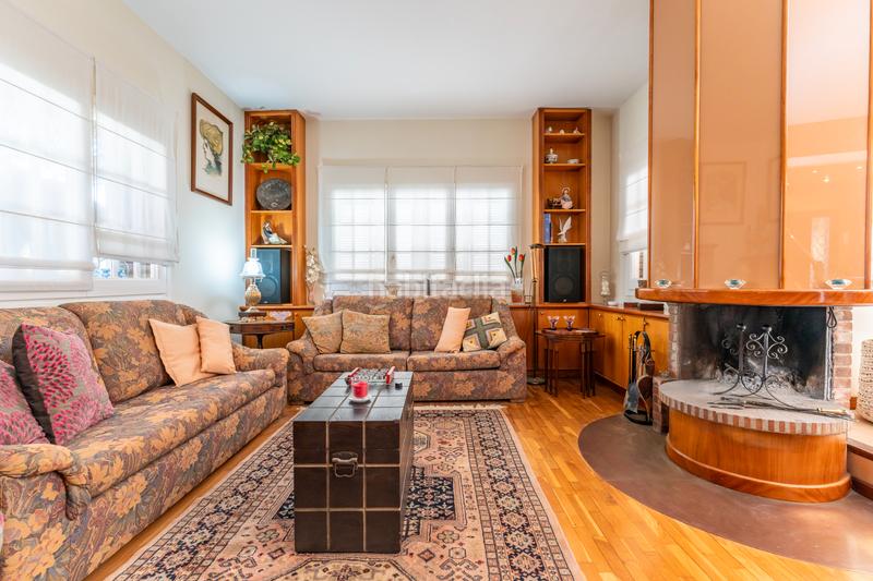 Foto bf282d48-fb76-45c1-a6cb-af7740d8057e. Chalet with fireplace parking pool in Mestral Reus