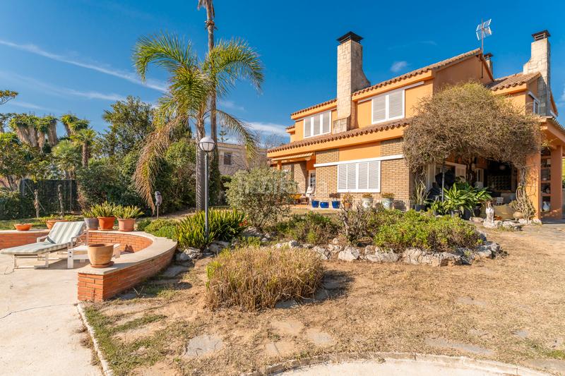 Foto 20bb318a-f189-4ce2-843f-2182f167e271. Chalet with fireplace heating parking pool in Mestral Reus