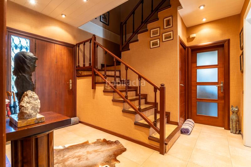 Foto d2294ee8-ee75-4bd0-890a-b69b3cedb849. Chalet with fireplace heating parking pool in Mestral Reus