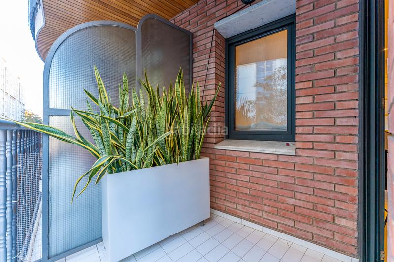 Foto b4671f5f-2606-4a6b-9edb-87482dcc7119. Casa adossada amb xemeneia calefacció aparcament piscina a Reus