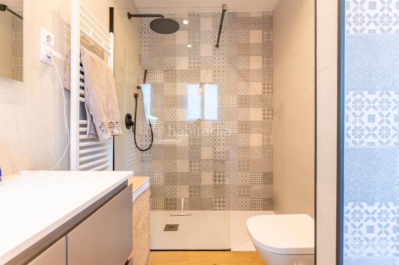 Foto 07bfc881-35d3-41b0-a12c-67a8205c3195. Semi detached house with fireplace heating parking pool in Reus