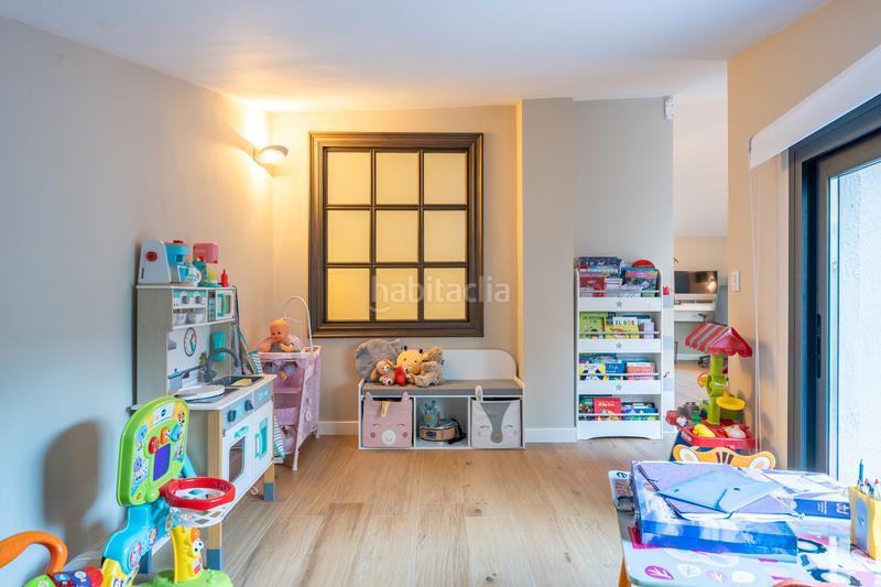 Foto 8e5f14b8-6bfa-4c1c-a691-3774c05e9de2. Semi detached house with fireplace heating parking pool in Reus