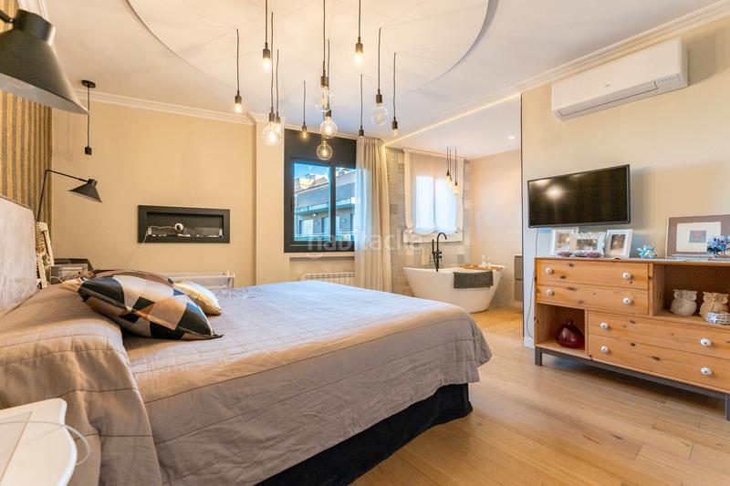 Foto b6d2b1cf-3a96-4e5f-ab21-0b5147811a59. Semi detached house with fireplace heating parking pool in Reus