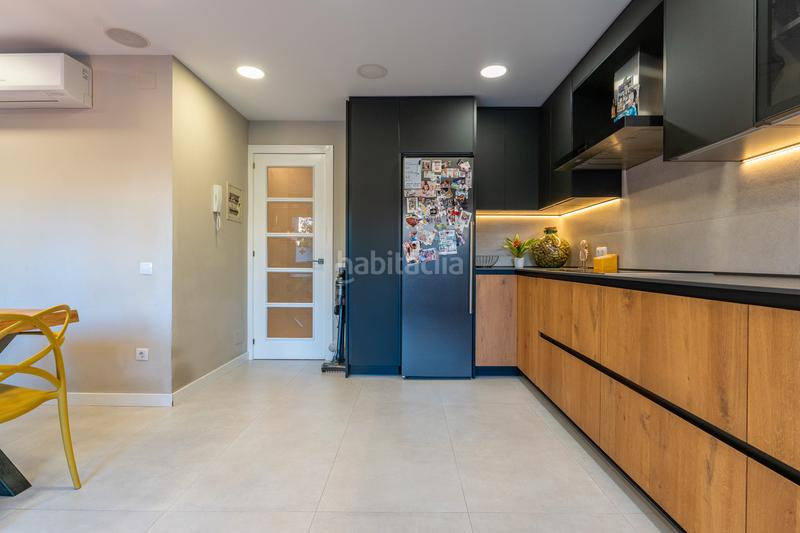 Foto ec899148-d49b-44e8-bde8-fa4373072509. Semi detached house with fireplace heating parking pool in Reus