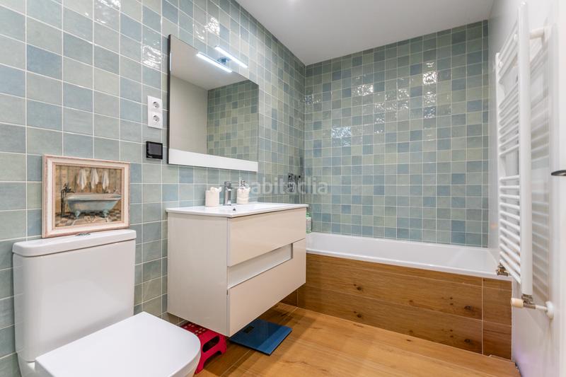 Foto ec8da019-e7e7-4b14-b7fc-95ea75abed77. Semi detached house with fireplace heating parking pool in Reus