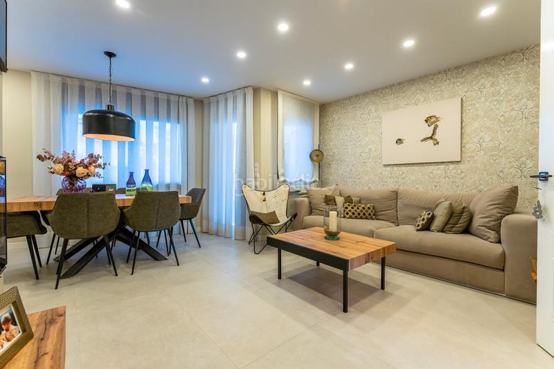 Foto f432a7a8-a921-4a37-b6b6-28a6216a77bb. Semi detached house with fireplace heating parking pool in Reus