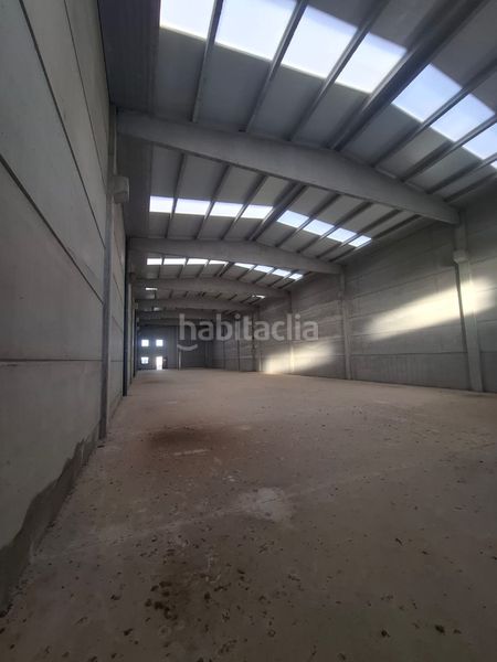 Foto ba0ceb89-59a2-4396-a28e-d85792af9aee. Nau industrial a Valls
