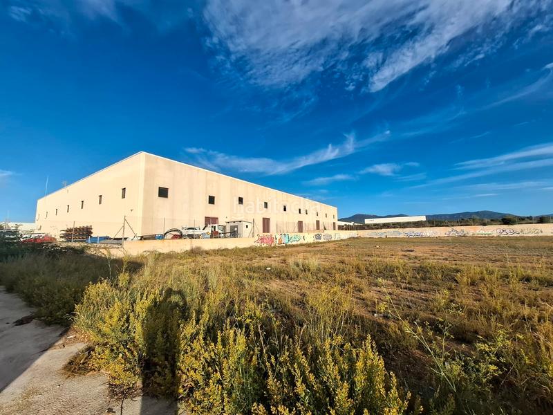 Foto 9c64f64a-eb9e-4bb9-a623-cc7f8a73a622. Solar industrial a carrer basters 38 a Valls