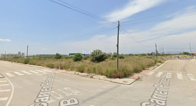 Foto d8074fc8-1576-43ca-9018-3036ee212e52. Area edificabile industriale in carrer planes altes a 12 in Vinaròs
