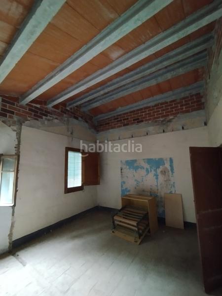 Foto c3fabf3f-d99a-4283-837f-8d9ea8a34be4. Masia amb xemeneia a Canovelles