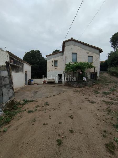 Foto df6a942d-50a8-4da3-bc4b-595d658b04db. Masia amb xemeneia a Canovelles