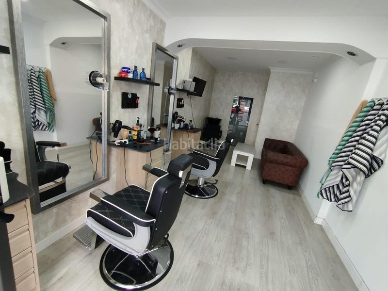 Foto 7e425c72-786e-4c1b-84ea-e3c81af905ab. Traspaso local comercial se traspasa peluqueria en funcionamiento en Granollers