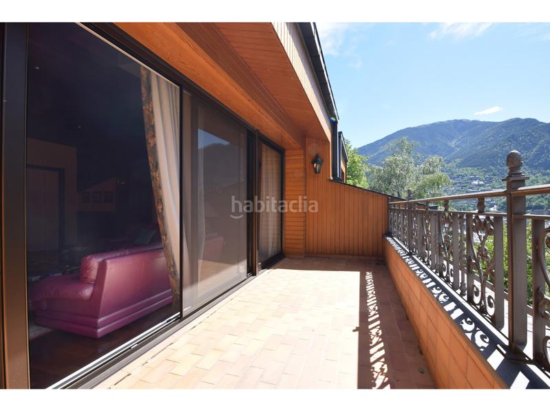 Foto 484a1baa-2b81-46e9-a5e5-51f76333ef64. Casa amb aparcament a Centro Andorra la Vella